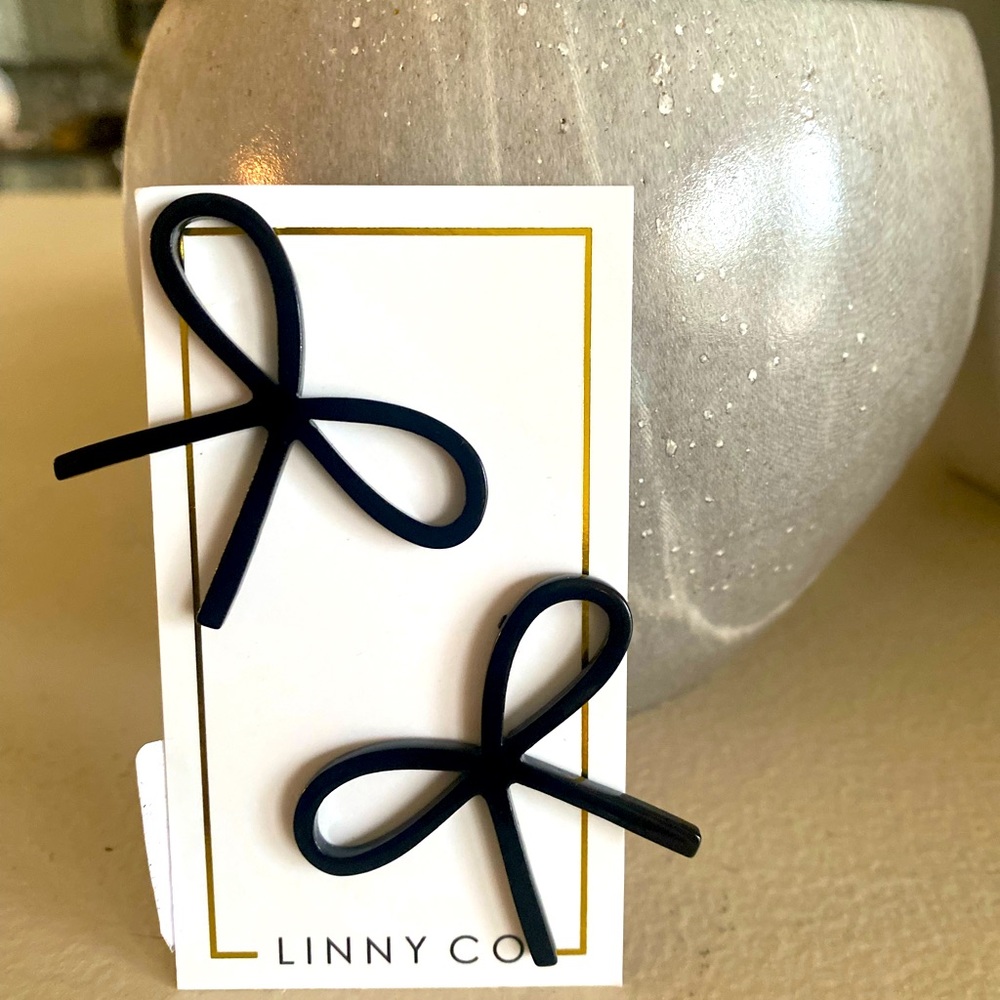 New Now acrylic earrings posts